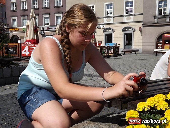 Zdjęcie w galerii na portalu naszraciborz.pl: Aparat fotograficzny to nie karabin maszynowy wiadomości z regionu
