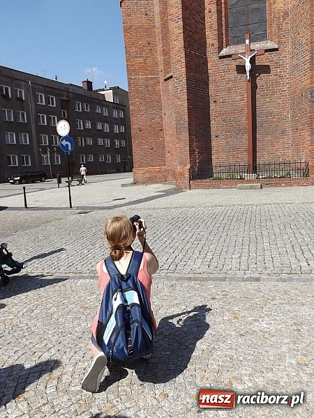 Zdjęcie w galerii na portalu naszraciborz.pl: Aparat fotograficzny to nie karabin maszynowy wiadomości z regionu