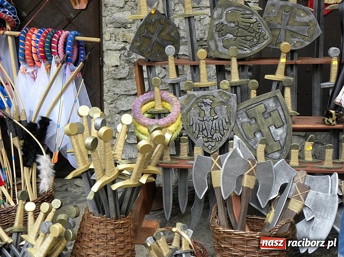 Zdjęcie w galerii na portalu naszraciborz.pl: MiPBP: Szlakiem Orlich Gniazd - wycieczka do Ogrodzieńca i Parku Miniatur wiadomości z regionu