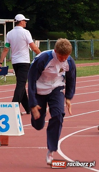 Zdjęcie w galerii na portalu naszraciborz.pl: Lekka atletyka. Sprinterski popis Kacpra Wieczorka wiadomości z regionu