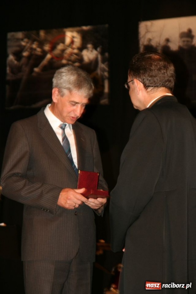 Zdjęcie w galerii na portalu naszraciborz.pl: UNITAS IN VERITATE - kolejni laureaci  wiadomości z regionu