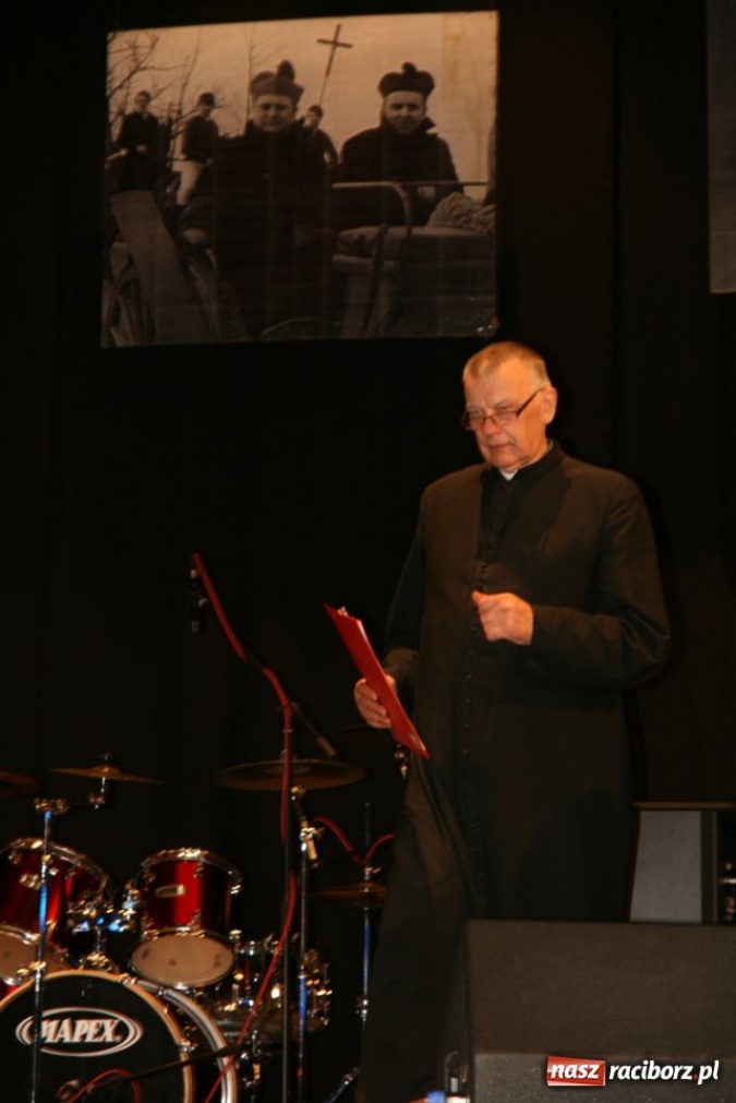 Zdjęcie w galerii na portalu naszraciborz.pl: UNITAS IN VERITATE - kolejni laureaci  wiadomości z regionu