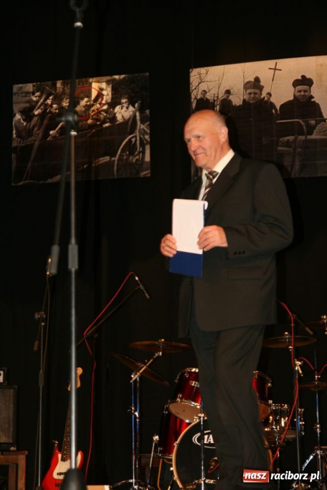 Zdjęcie w galerii na portalu naszraciborz.pl: UNITAS IN VERITATE - kolejni laureaci  wiadomości z regionu