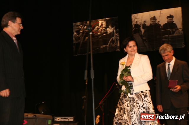 Zdjęcie w galerii na portalu naszraciborz.pl: UNITAS IN VERITATE - kolejni laureaci  wiadomości z regionu