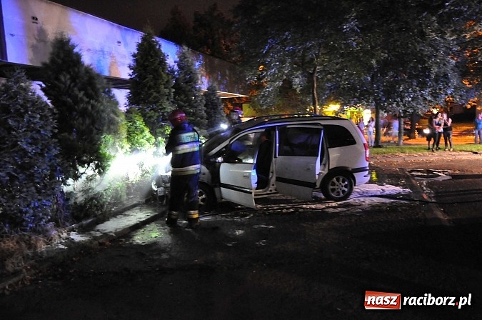 Zdjęcie w galerii na portalu naszraciborz.pl: Zatrzymano 31-latka mogącego mieć związek z pożarem opla na Katowickiej! wiadomości z regionu