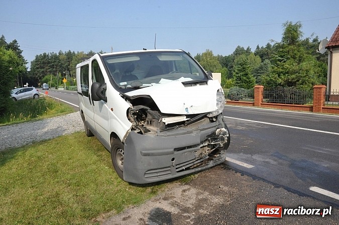 Zdjęcie w galerii na portalu naszraciborz.pl: Zderzenie busów na DW 919 w miejscowości Rudy - Kolonia Renerowska wiadomości z regionu