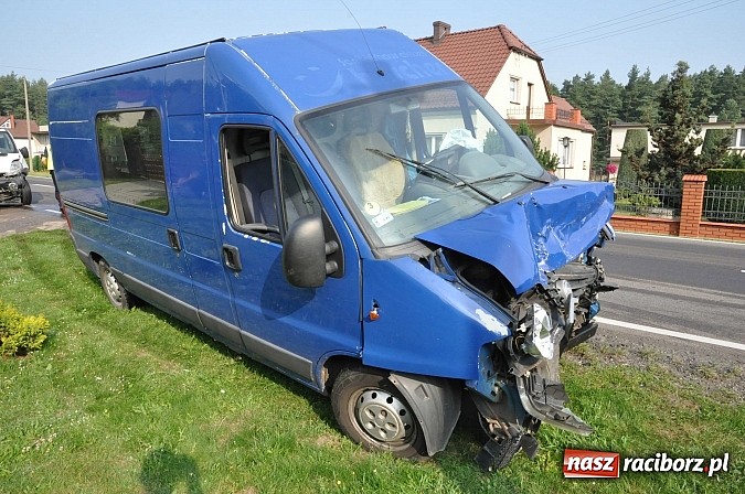 Zdjęcie w galerii na portalu naszraciborz.pl: Zderzenie busów na DW 919 w miejscowości Rudy - Kolonia Renerowska wiadomości z regionu