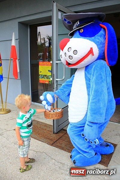 Zdjęcie w galerii na portalu naszraciborz.pl: Powiatowe Święto Policji w Kuźni Raciborskiej. 83 policjant&oacute;w otrzymało awanse wiadomości z regionu
