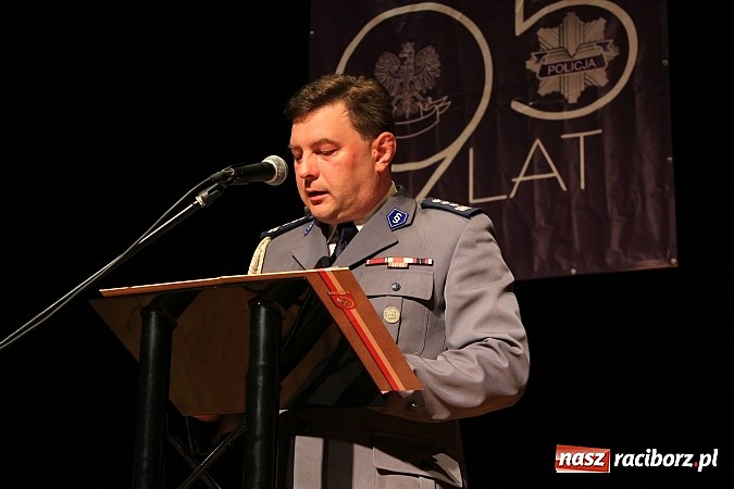 Zdjęcie w galerii na portalu naszraciborz.pl: Powiatowe Święto Policji w Kuźni Raciborskiej. 83 policjant&oacute;w otrzymało awanse wiadomości z regionu