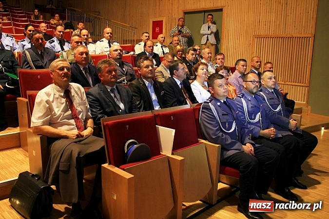 Zdjęcie w galerii na portalu naszraciborz.pl: Powiatowe Święto Policji w Kuźni Raciborskiej. 83 policjant&oacute;w otrzymało awanse wiadomości z regionu