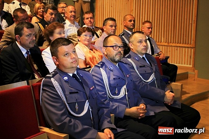 Zdjęcie w galerii na portalu naszraciborz.pl: Powiatowe Święto Policji w Kuźni Raciborskiej. 83 policjant&oacute;w otrzymało awanse wiadomości z regionu