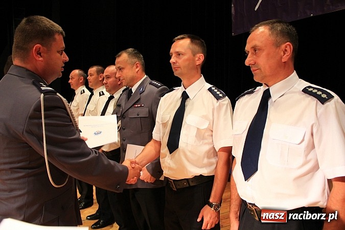Zdjęcie w galerii na portalu naszraciborz.pl: Powiatowe Święto Policji w Kuźni Raciborskiej. 83 policjant&oacute;w otrzymało awanse wiadomości z regionu