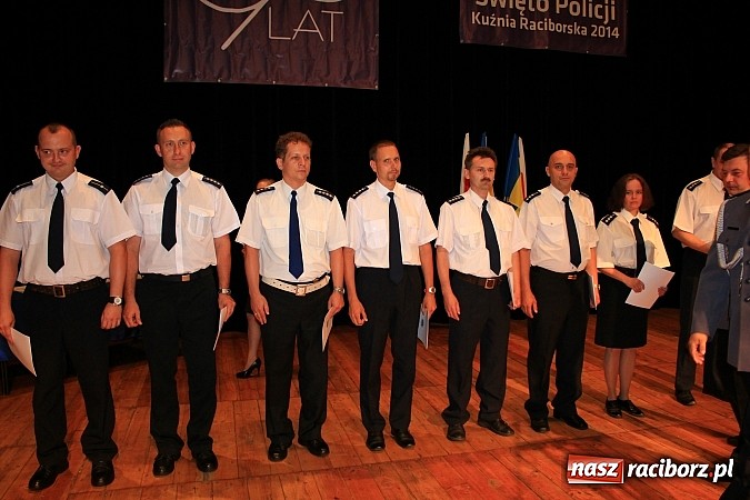 Zdjęcie w galerii na portalu naszraciborz.pl: Powiatowe Święto Policji w Kuźni Raciborskiej. 83 policjant&oacute;w otrzymało awanse wiadomości z regionu
