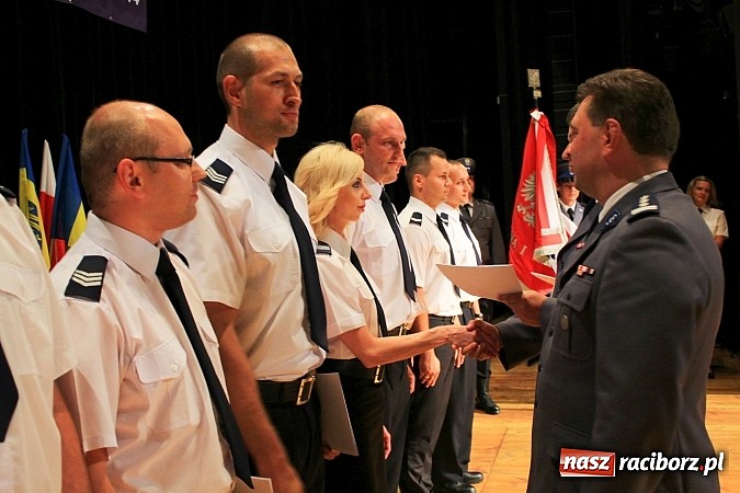 Zdjęcie w galerii na portalu naszraciborz.pl: Powiatowe Święto Policji w Kuźni Raciborskiej. 83 policjant&oacute;w otrzymało awanse wiadomości z regionu