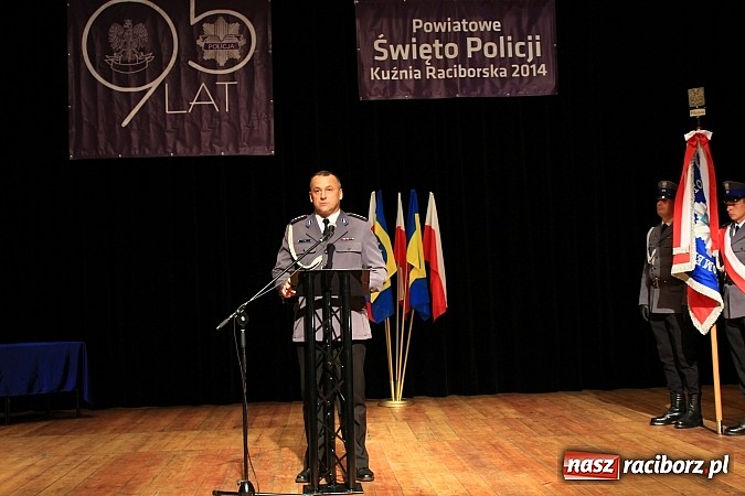 Zdjęcie w galerii na portalu naszraciborz.pl: Powiatowe Święto Policji w Kuźni Raciborskiej. 83 policjant&oacute;w otrzymało awanse wiadomości z regionu