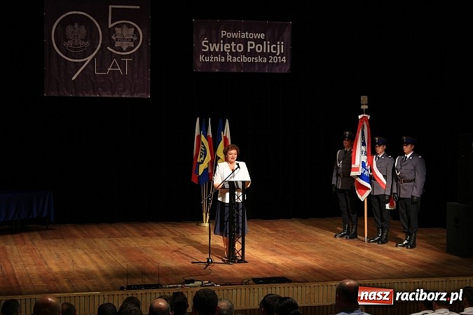 Zdjęcie w galerii na portalu naszraciborz.pl: Powiatowe Święto Policji w Kuźni Raciborskiej. 83 policjant&oacute;w otrzymało awanse wiadomości z regionu