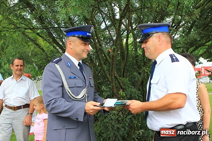 Zdjęcie w galerii na portalu naszraciborz.pl: Powiatowe Święto Policji w Kuźni Raciborskiej. 83 policjant&oacute;w otrzymało awanse wiadomości z regionu