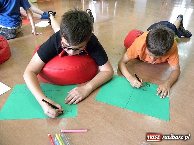 Zdjęcie w galerii na portalu naszraciborz.pl: Zanim włączysz kompa, lepiej żebyś wiedział, co po sieciach stąpa!  wiadomości z regionu