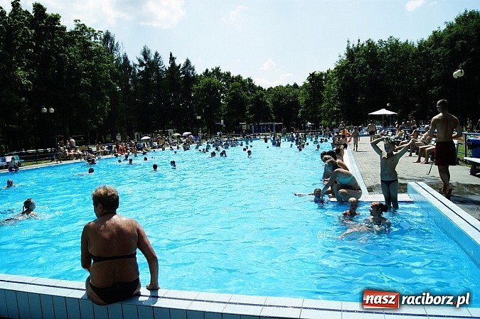 Zdjęcie w galerii na portalu naszraciborz.pl: Tak się odpoczywa na kąpielisku Obora wiadomości z regionu