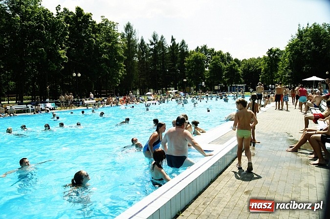 Zdjęcie w galerii na portalu naszraciborz.pl: Tak się odpoczywa na kąpielisku Obora wiadomości z regionu