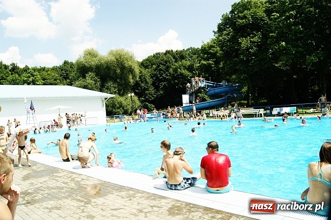Zdjęcie w galerii na portalu naszraciborz.pl: Tak się odpoczywa na kąpielisku Obora wiadomości z regionu