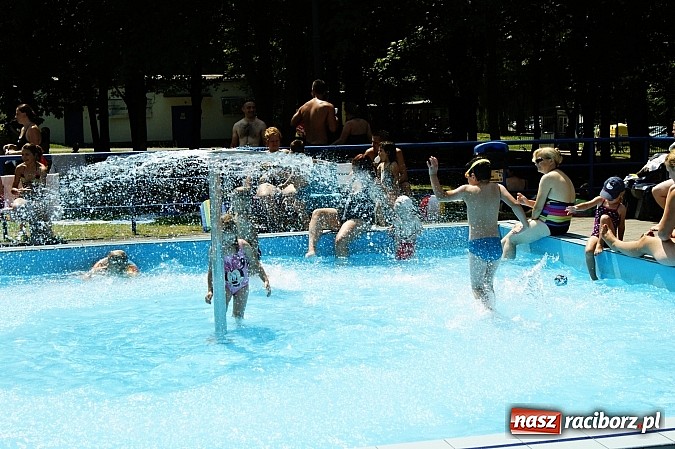 Zdjęcie w galerii na portalu naszraciborz.pl: Tak się odpoczywa na kąpielisku Obora wiadomości z regionu