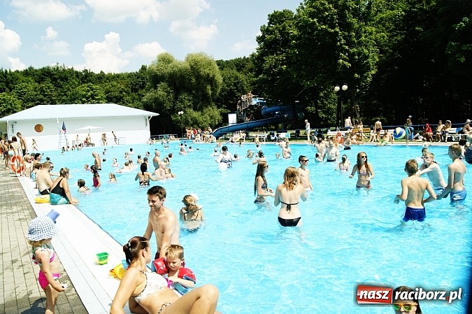 Zdjęcie w galerii na portalu naszraciborz.pl: Tak się odpoczywa na kąpielisku Obora wiadomości z regionu