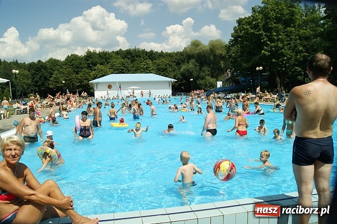 Zdjęcie w galerii na portalu naszraciborz.pl: Tak się odpoczywa na kąpielisku Obora wiadomości z regionu