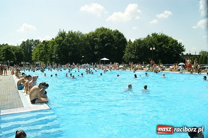 Zdjęcie w galerii na portalu naszraciborz.pl: Tak się odpoczywa na kąpielisku Obora wiadomości z regionu