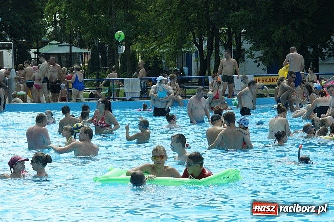 Zdjęcie w galerii na portalu naszraciborz.pl: Tak się odpoczywa na kąpielisku Obora wiadomości z regionu