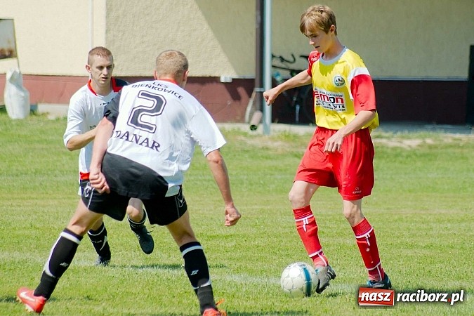 Zdjęcie w galerii na portalu naszraciborz.pl: Puchar Wójta 2014: Bieńkowice i Tworków w finale. Owsiszcze trzecie. Rywale zrezygnowali wiadomości z regionu