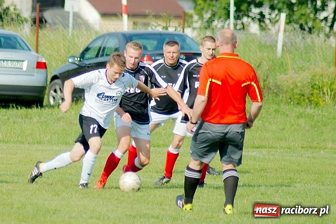 Zdjęcie w galerii na portalu naszraciborz.pl: LKS 05 Tworków z Pucharem Wójta wiadomości z regionu