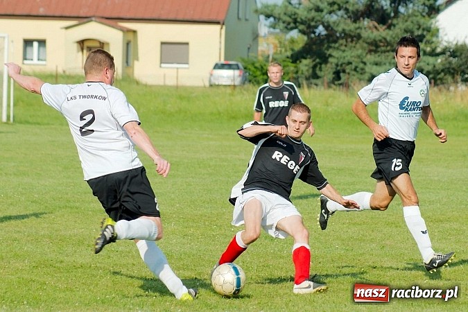 Zdjęcie w galerii na portalu naszraciborz.pl: LKS 05 Tworków z Pucharem Wójta wiadomości z regionu