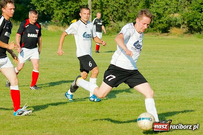 Zdjęcie w galerii na portalu naszraciborz.pl: LKS 05 Tworków z Pucharem Wójta wiadomości z regionu