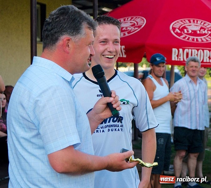 Zdjęcie w galerii na portalu naszraciborz.pl: LKS 05 Tworków z Pucharem Wójta wiadomości z regionu