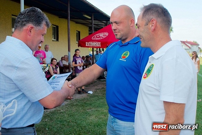 Zdjęcie w galerii na portalu naszraciborz.pl: LKS 05 Tworków z Pucharem Wójta wiadomości z regionu