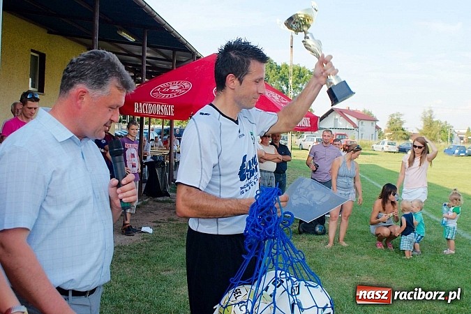 Zdjęcie w galerii na portalu naszraciborz.pl: LKS 05 Tworków z Pucharem Wójta wiadomości z regionu