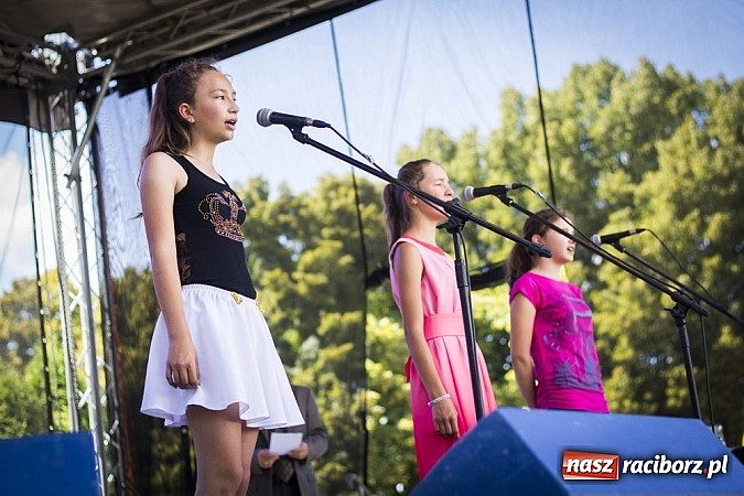 Zdjęcie w galerii na portalu naszraciborz.pl: Występy młodzieży, biesiada i odznaczenia dla strażak&oacute;w, czyli Dni Krzanowic już za nami wiadomości z regionu