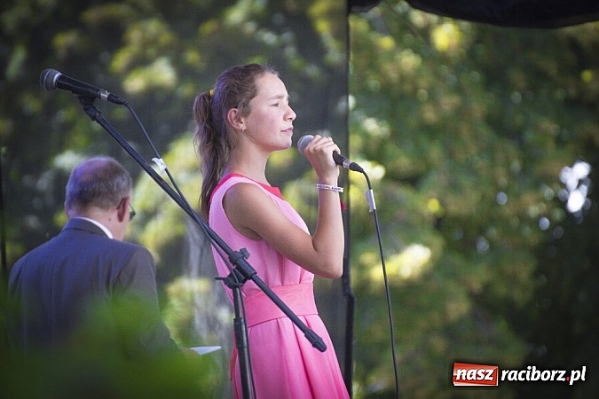 Zdjęcie w galerii na portalu naszraciborz.pl: Występy młodzieży, biesiada i odznaczenia dla strażak&oacute;w, czyli Dni Krzanowic już za nami wiadomości z regionu