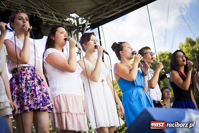 Zdjęcie w galerii na portalu naszraciborz.pl: Występy młodzieży, biesiada i odznaczenia dla strażak&oacute;w, czyli Dni Krzanowic już za nami wiadomości z regionu