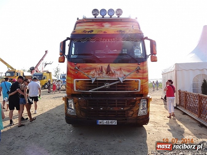 Zdjęcie w galerii na portalu naszraciborz.pl: Tłumy na zlocie Master Truck 2014 wiadomości z regionu