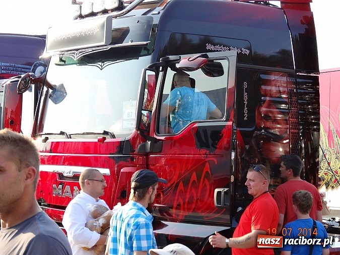 Zdjęcie w galerii na portalu naszraciborz.pl: Tłumy na zlocie Master Truck 2014 wiadomości z regionu