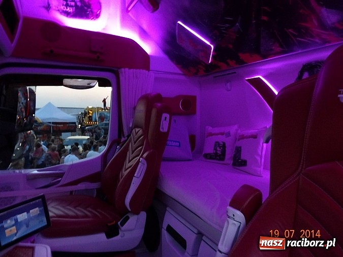 Zdjęcie w galerii na portalu naszraciborz.pl: Tłumy na zlocie Master Truck 2014 wiadomości z regionu