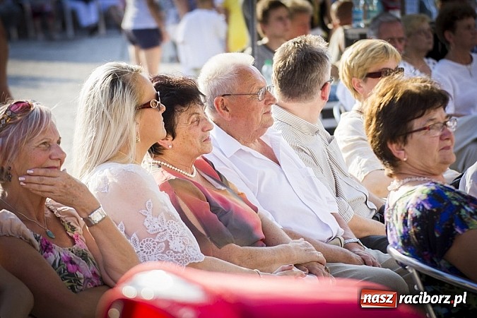 Zdjęcie w galerii na portalu naszraciborz.pl: W krainie uśmiechu - wyjątkowa gala operetkowa na zamkowym dziedzińcu wiadomości z regionu