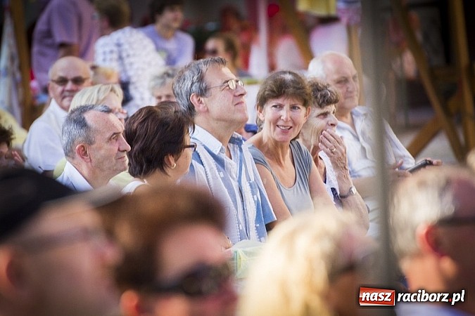 Zdjęcie w galerii na portalu naszraciborz.pl: W krainie uśmiechu - wyjątkowa gala operetkowa na zamkowym dziedzińcu wiadomości z regionu