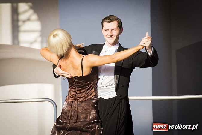 Zdjęcie w galerii na portalu naszraciborz.pl: W krainie uśmiechu - wyjątkowa gala operetkowa na zamkowym dziedzińcu wiadomości z regionu