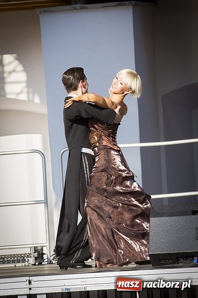 Zdjęcie w galerii na portalu naszraciborz.pl: W krainie uśmiechu - wyjątkowa gala operetkowa na zamkowym dziedzińcu wiadomości z regionu