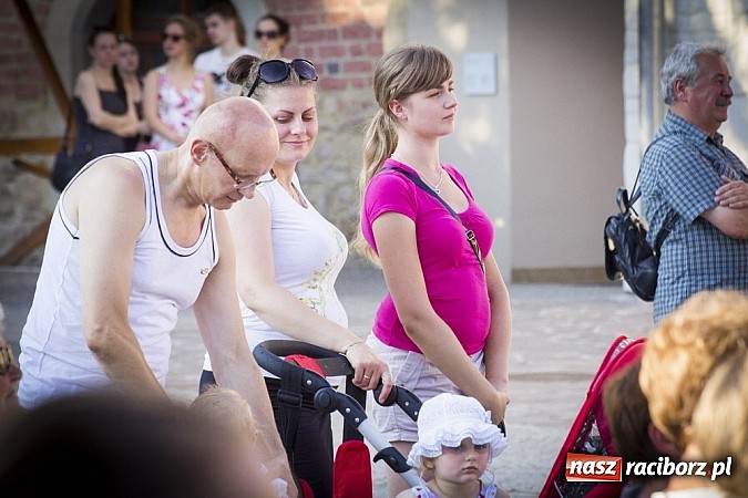 Zdjęcie w galerii na portalu naszraciborz.pl: W krainie uśmiechu - wyjątkowa gala operetkowa na zamkowym dziedzińcu wiadomości z regionu