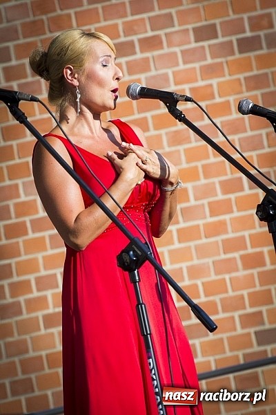 Zdjęcie w galerii na portalu naszraciborz.pl: W krainie uśmiechu - wyjątkowa gala operetkowa na zamkowym dziedzińcu wiadomości z regionu