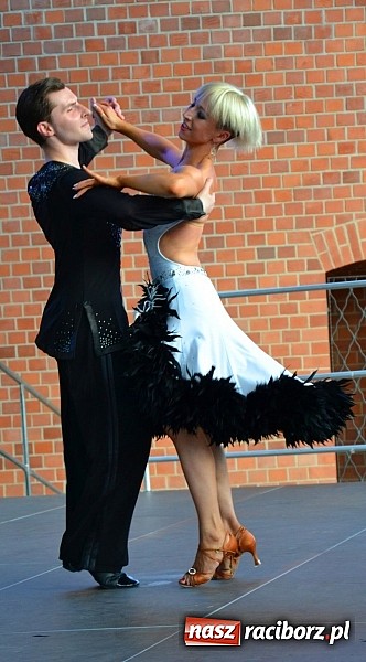 Zdjęcie w galerii na portalu naszraciborz.pl: W krainie uśmiechu - wyjątkowa gala operetkowa na zamkowym dziedzińcu wiadomości z regionu